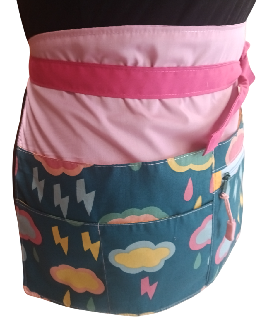 Delantal Corto Nubes y Lluvia